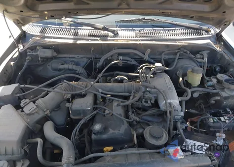 1998 Toyota Tacoma из США, поврежденный, VIN 4TAVL52N7WZ005814